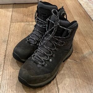 Bearpaw Men’s 8 Traverse